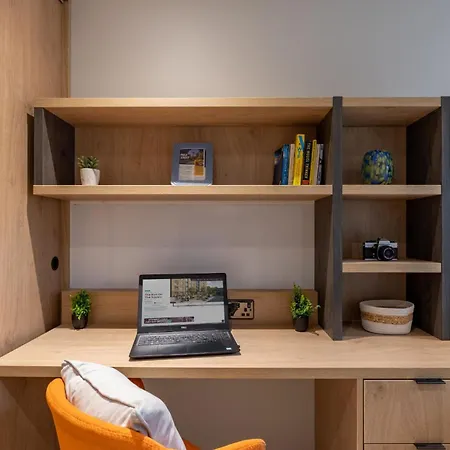 Student Only At The Port On The Square Appartement Bristol